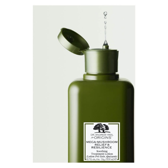 Origins Dr. Andrew Weil for Origins™ Mega-Mushroom Relief & Resilience Soothing - Picture 2 of 6